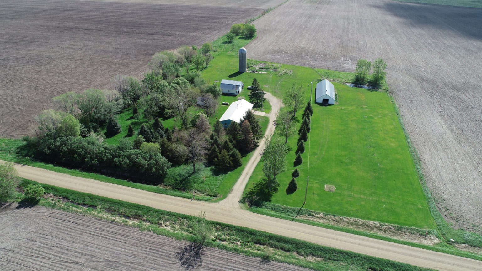 Lincoln County, SD Acreage and Personal Property Auction Westra Auction Land & Auction